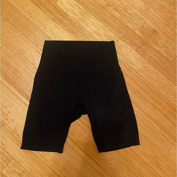 Align High-Rise Black Shorts 8” - Picture 2 of 4